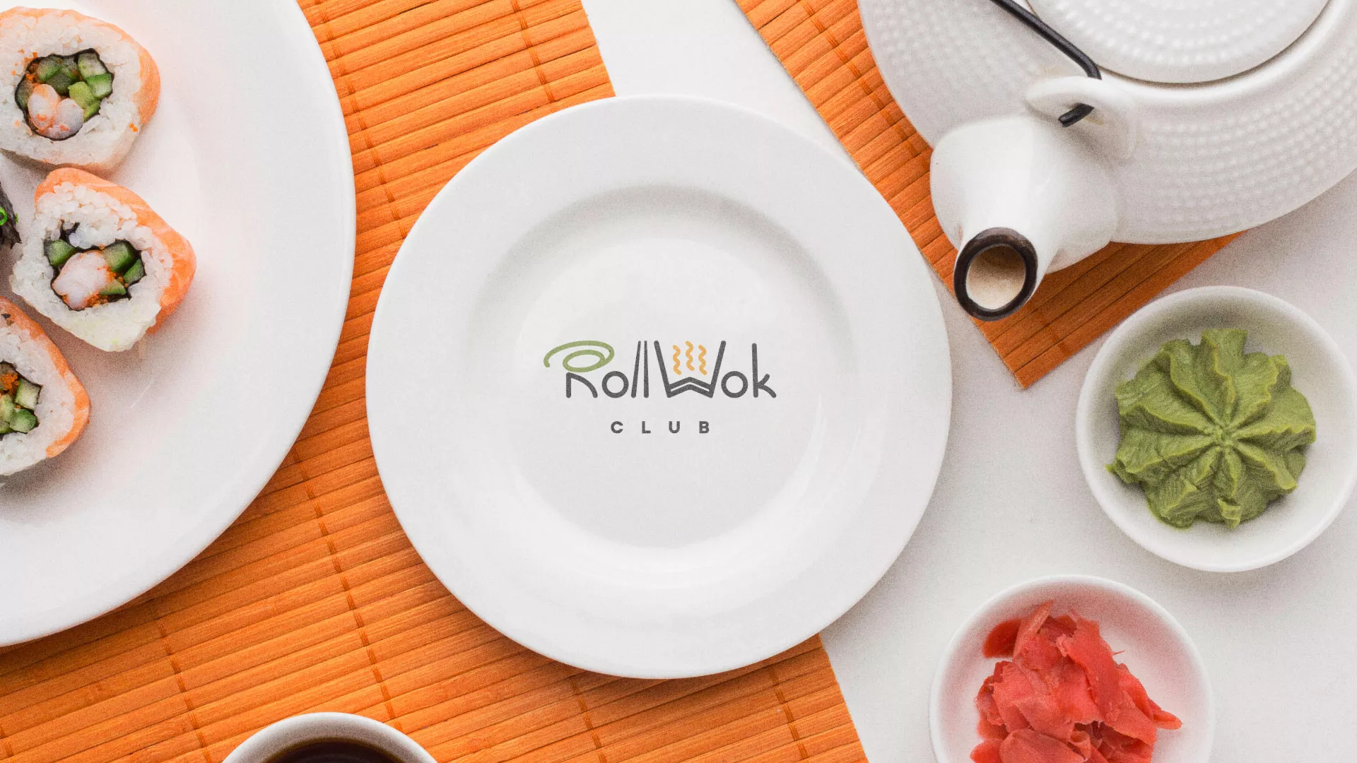 Разработка логотипа и фирменного стиля в Холме для суши-бара «Roll Wok Club»